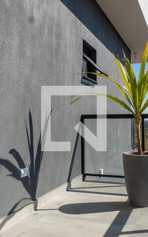 Casa para alugar com 250m², 3 quartos e 6 vagas Casa para alugar com 250m², 3 quartos e 6 vagasVaranda