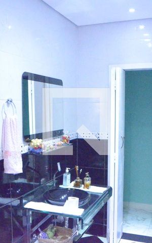 Casa à venda com 290m², 3 quartos e 2 vagasBanheiro 1