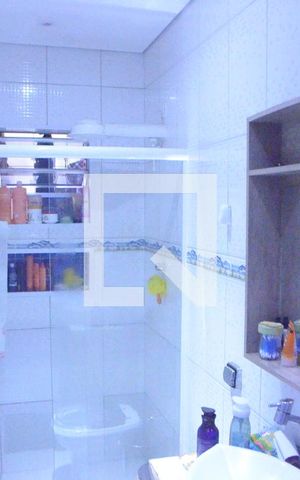 Casa à venda com 290m², 3 quartos e 2 vagasBanheiro da Suíte