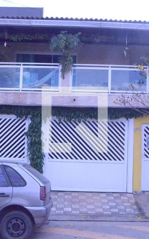 Casa à venda com 290m², 3 quartos e 2 vagasFachada