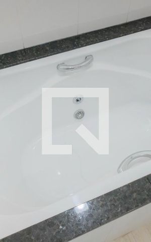 Apartamento à venda com 29m², 1 quarto e 1 vaga Apartamento à venda com 29m², 1 quarto e 1 vagaBanheiro