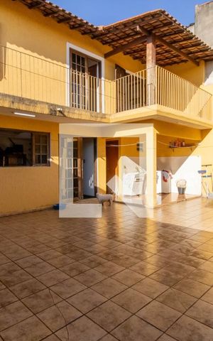 Casa à venda com 250m², 4 quartos e 4 vagas Casa à venda com 250m², 4 quartos e 4 vagasÁrea Externa