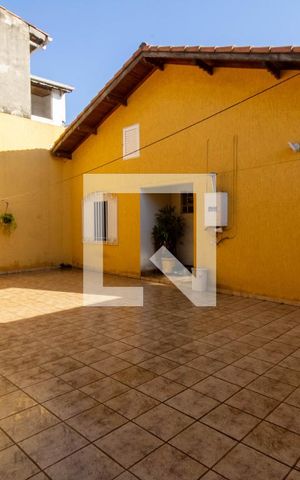 Casa à venda com 250m², 4 quartos e 4 vagas Casa à venda com 250m², 4 quartos e 4 vagasÁrea Externa