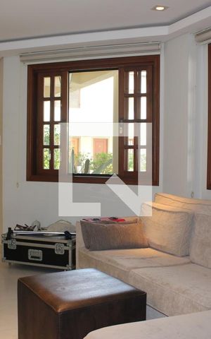 Casa de condomínio para alugar com 290m², 5 quartos e 3 vagasSala