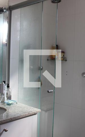 Casa de condomínio para alugar com 290m², 5 quartos e 3 vagasBanheiro da Suíte 2