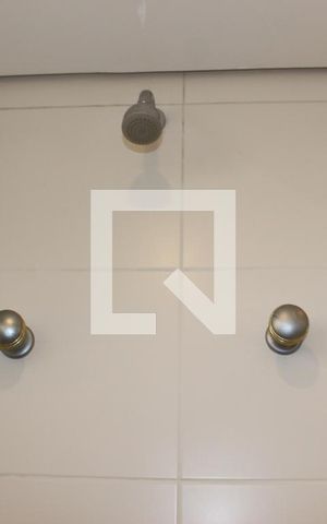 Casa de condomínio para alugar com 290m², 5 quartos e 3 vagasBanheiro quartos 1 e 2