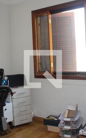 Casa de condomínio para alugar com 290m², 5 quartos e 3 vagasSuíte 3
