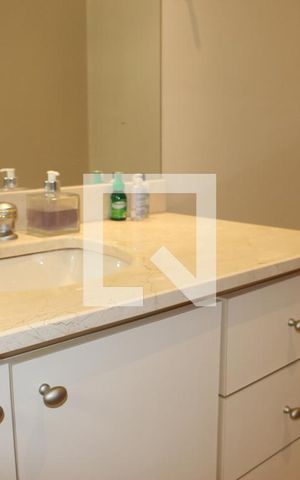Casa de condomínio para alugar com 290m², 5 quartos e 3 vagasBanheiro quartos 1 e 2