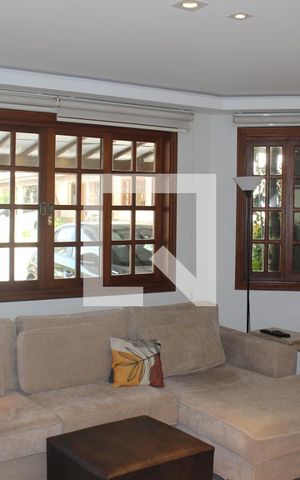 Casa de condomínio para alugar com 290m², 5 quartos e 3 vagasSala