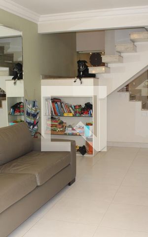 Casa de condomínio para alugar com 290m², 5 quartos e 3 vagasSala