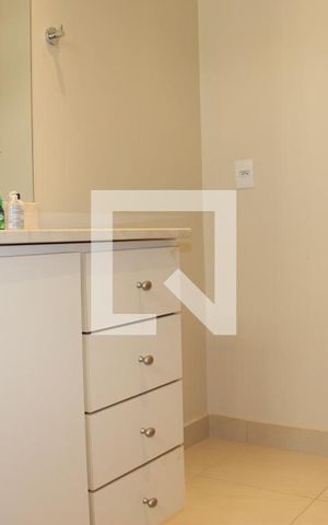 Casa de condomínio para alugar com 290m², 5 quartos e 3 vagasBanheiro quartos 1 e 2
