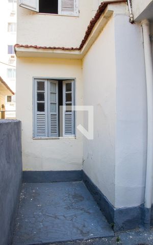 Casa de condomínio para alugar com 78m², 2 quartos e 1 vagaÁrea de Serviço
