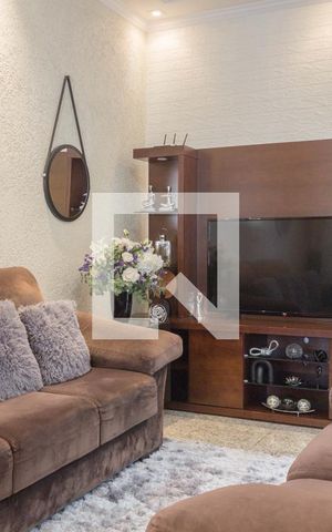 Casa à venda com 135m², 3 quartos e 2 vagas Casa à venda com 135m², 3 quartos e 2 vagasSala