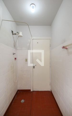 Apartamento para alugar com 55m², 2 quartos e sem vaga Apartamento para alugar com 55m², 2 quartos e sem vagaBanheiro
