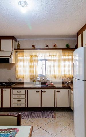 Casa à venda com 300m², 3 quartos e 3 vagasCozinha 
