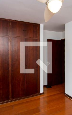 Casa à venda com 261m², 4 quartos e 4 vagasQuarto 3