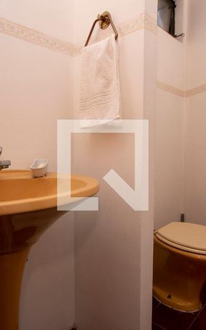 Casa à venda com 261m², 4 quartos e 4 vagasLavabo