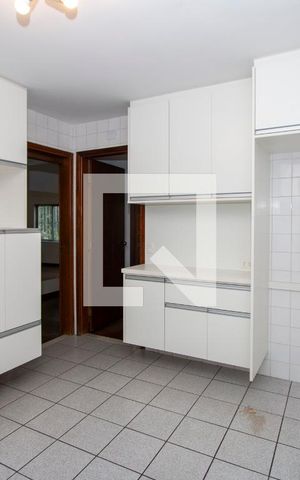 Casa à venda com 261m², 4 quartos e 4 vagasCozinha