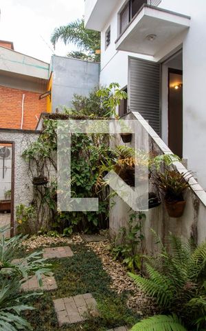 Casa à venda com 261m², 4 quartos e 4 vagasQuintal dos Fundos