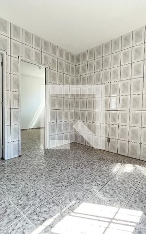 Casa para alugar com 80m², 2 quartos e 1 vaga Casa para alugar com 80m², 2 quartos e 1 vagaSala