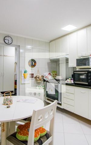 Apartamento à venda com 115m², 3 quartos e 2 vagas Apartamento à venda com 115m², 3 quartos e 2 vagasCozinha