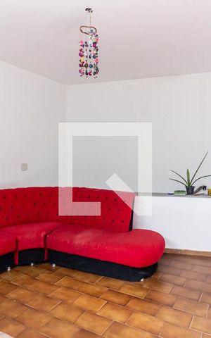 Casa à venda com 162m², 4 quartos e 4 vagas Casa à venda com 162m², 4 quartos e 4 vagasSala
