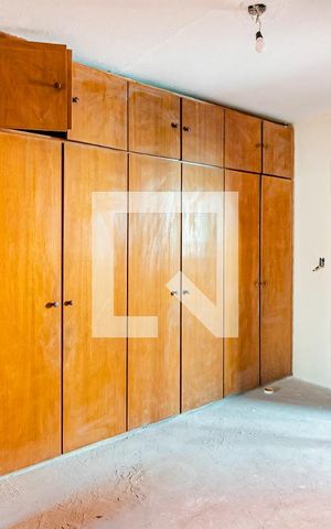 Casa à venda com 130m², 2 quartos e 2 vagas Casa à venda com 130m², 2 quartos e 2 vagasSuite