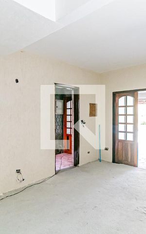 Casa à venda com 130m², 2 quartos e 2 vagas Casa à venda com 130m², 2 quartos e 2 vagasSala