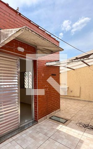 Casa à venda com 250m², 2 quartos e 4 vagasSacada Quarto 1