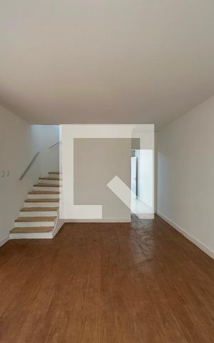 Casa à venda com 250m², 2 quartos e 4 vagasSala
