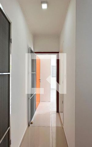 Casa à venda com 250m², 2 quartos e 4 vagasCorredor Quartos
