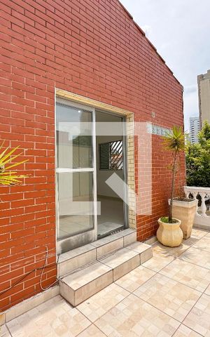 Casa à venda com 250m², 2 quartos e 4 vagasSacada Quarto 2