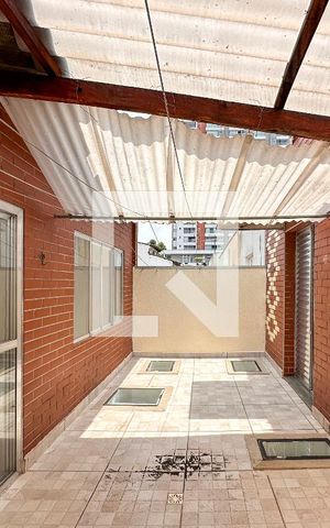Casa à venda com 250m², 2 quartos e 4 vagasÁrea de Serviço/Sacada Quarto 1