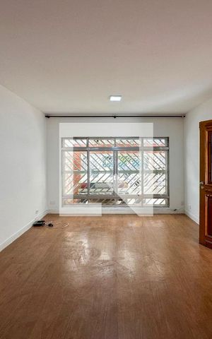 Casa à venda com 250m², 2 quartos e 4 vagasSala