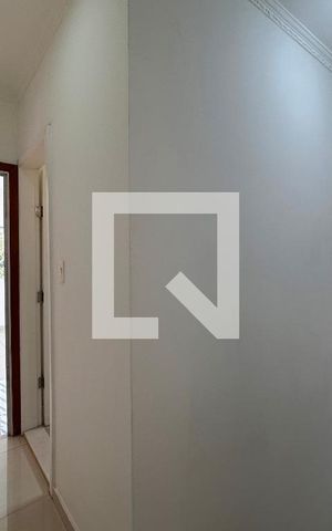 Casa à venda com 250m², 2 quartos e 4 vagasCorredor Quartos