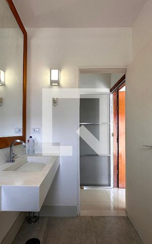 Casa à venda com 250m², 2 quartos e 4 vagasBanheiro