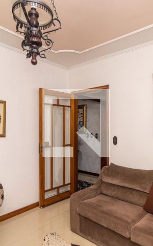 Casa à venda com 298m², 4 quartos e 2 vagasSala de TV