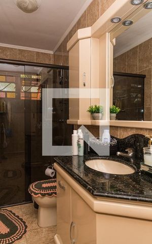 Casa à venda com 298m², 4 quartos e 2 vagasBanheiro da Suíte