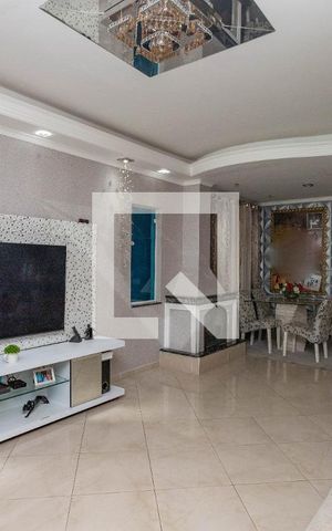 Casa à venda com 199m², 3 quartos e 3 vagas Casa à venda com 199m², 3 quartos e 3 vagasSala
