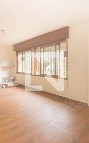 Casa à venda com 260m², 7 quartos e 1 vaga Casa à venda com 260m², 7 quartos e 1 vagaSala
