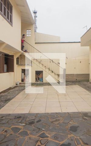 Casa à venda com 260m², 7 quartos e 1 vaga Casa à venda com 260m², 7 quartos e 1 vagaQuintal