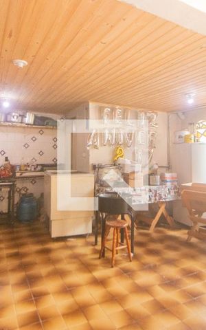 Casa à venda com 260m², 7 quartos e 1 vaga Casa à venda com 260m², 7 quartos e 1 vagaChurrasqueira