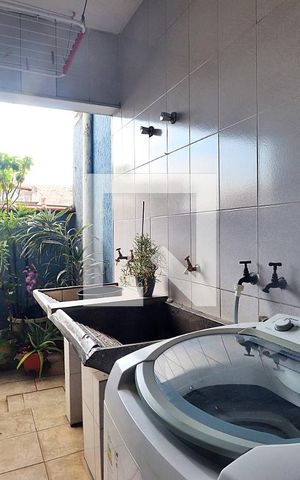 Casa à venda com 235m², 3 quartos e 4 vagasÁrea de Serviço