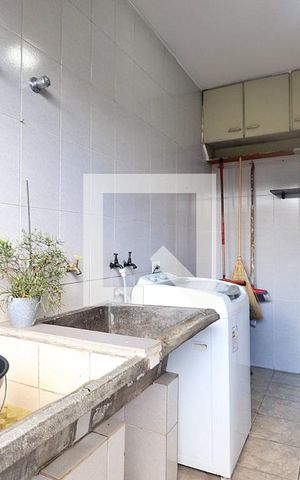 Casa à venda com 235m², 3 quartos e 4 vagasÁrea de Serviço