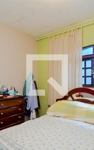 Casa à venda com 200m², 3 quartos e 3 vagasQuarto 2 - Suíte