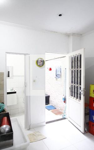 Casa para alugar com 144m², 3 quartos e 1 vagaSuíte fundos