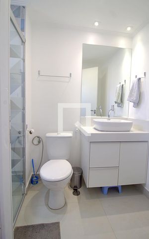 Apartamento à venda com 92m², 2 quartos e 2 vagas Apartamento à venda com 92m², 2 quartos e 2 vagasBanheiro da Suíte 1