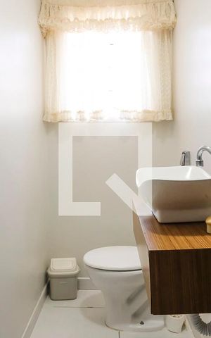 Casa à venda com 151m², 3 quartos e 2 vagasLavabo