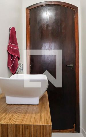 Casa à venda com 151m², 3 quartos e 2 vagasLavabo