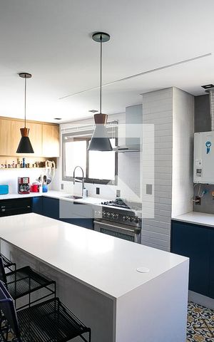Apartamento à venda com 180m², 1 quarto e 3 vagas Apartamento à venda com 180m², 1 quarto e 3 vagascozinha